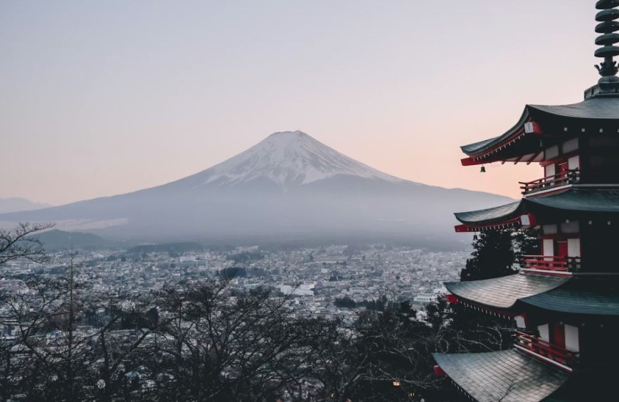 Japanese Wisdom: When drawing a branch, feel the breath of the wind