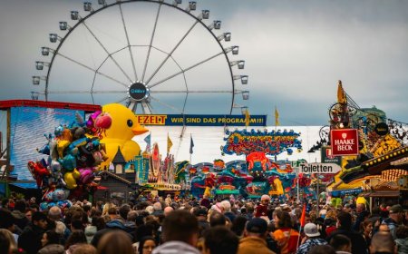 Октоберфест - Германиядағы ең әйгілі халықтық фестивальдердің бірі
