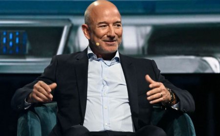 Джеффри Безос - Amazon компаниясының негізін қалаушы