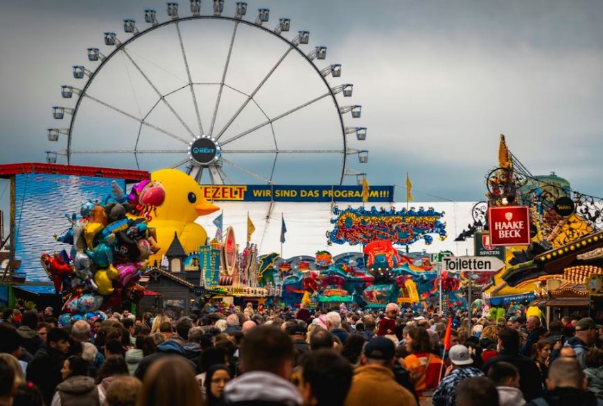 Октоберфест - Германиядағы ең әйгілі халықтық фестивальдердің бірі