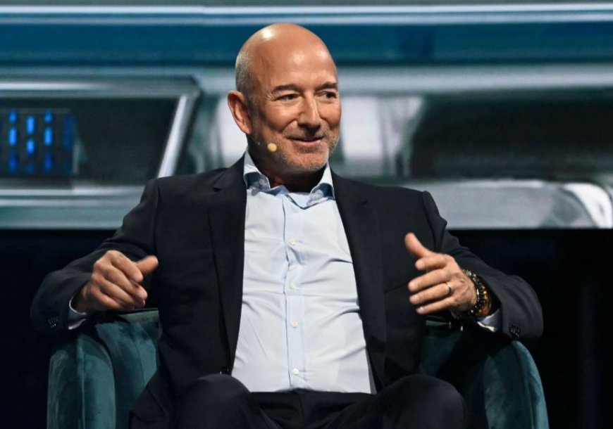 Джеффри Безос - Amazon компаниясының негізін қалаушы