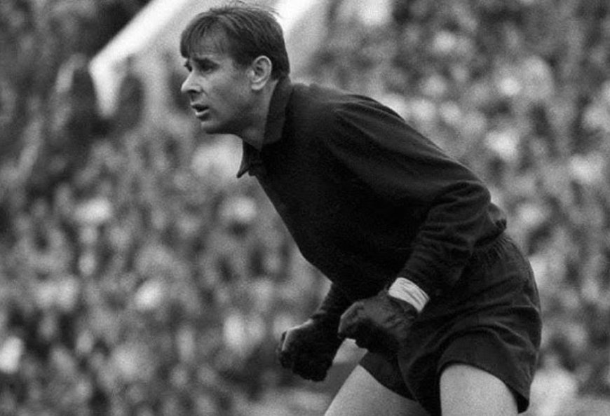 «Алтын доп иегері» атанған жалғыз қақпашы - Лев Яшин